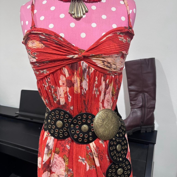 dresses - Picture 4 of 8